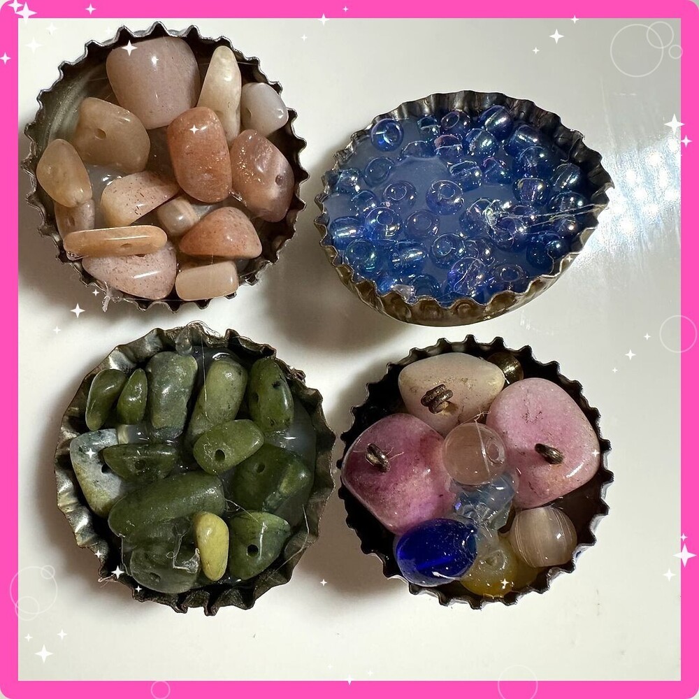 ⚜️ .08oz Vintage Lot | Tumbled Stones Glass Bead Brooches | Delray Beach Boutiqu